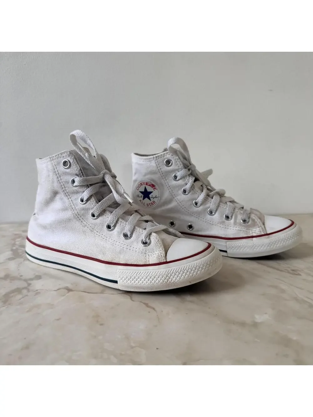 Converse Youth Chuck Taylor All Star Canvas Hi Top Sneaker Size 2 White